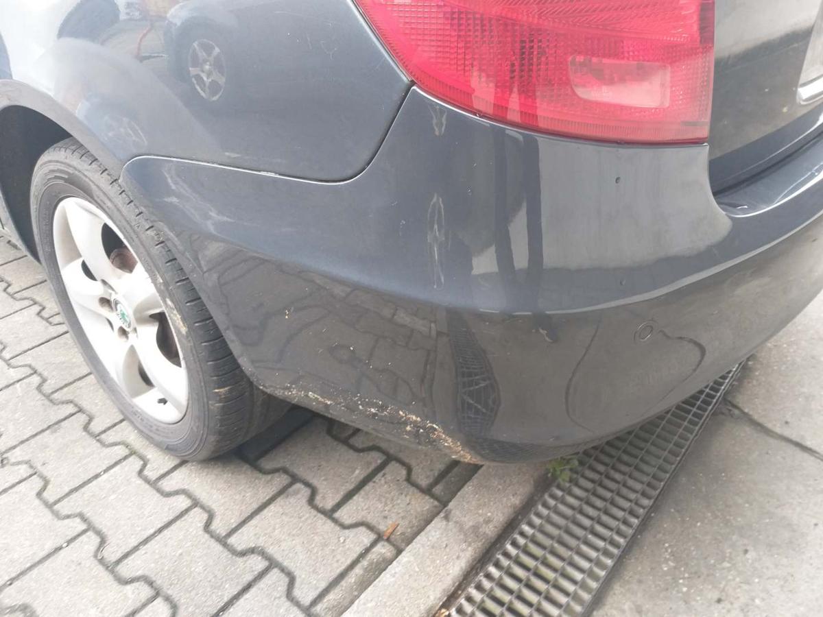 Skoda Fabia 2 5J original Stoßstange Stossfänger hinten LF8J Anthrazitgrau Kombi Bj.2009